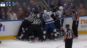 102 Strafminuten zwischen den Lightning und den Sabres