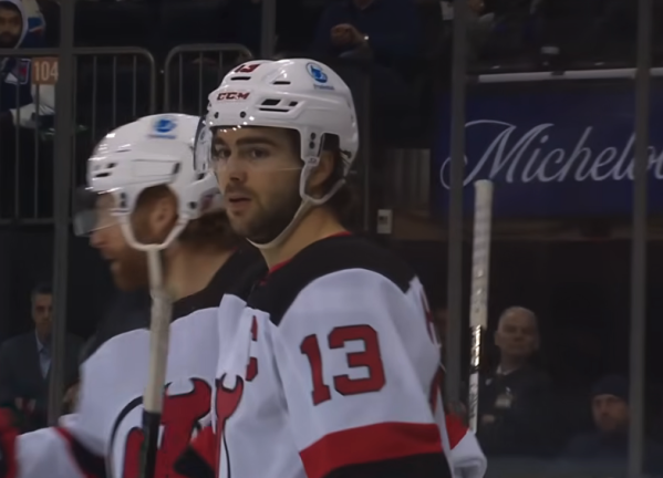 Nico Hischier grimpe d'un rang dans l'histoire des meilleurs buteurs des Devils