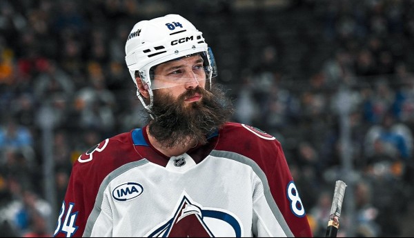Brent Burns a joué un 1'000e match consécutif