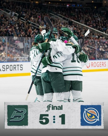 Alina Mueller participe à la fête offensive de Boston