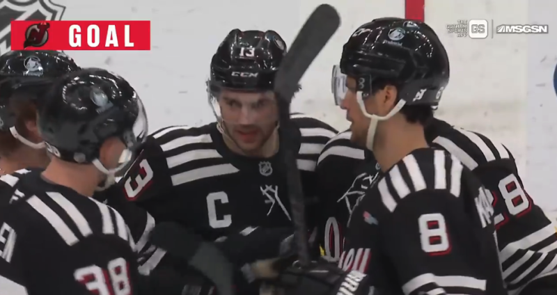 Nico Hischier s'offre un doublé et la victoire aux Devils