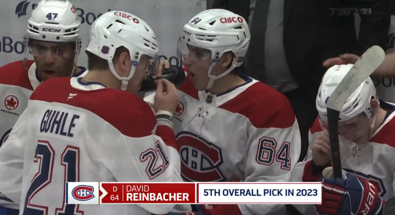 Un assist pour David Reinbacher pour ses débuts en NHL