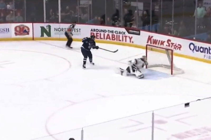 Riley Mercer gelingt ein spektakulärer Save