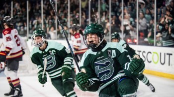 Alina Mueller et Boston frappent le premier coup contre Ottawa