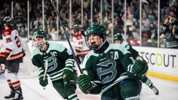 Alina Mueller et Boston frappent le premier coup contre Ottawa