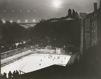 Expo à voir : des Augustins à St-Léonard. Le hockey sur glace à Fribourg