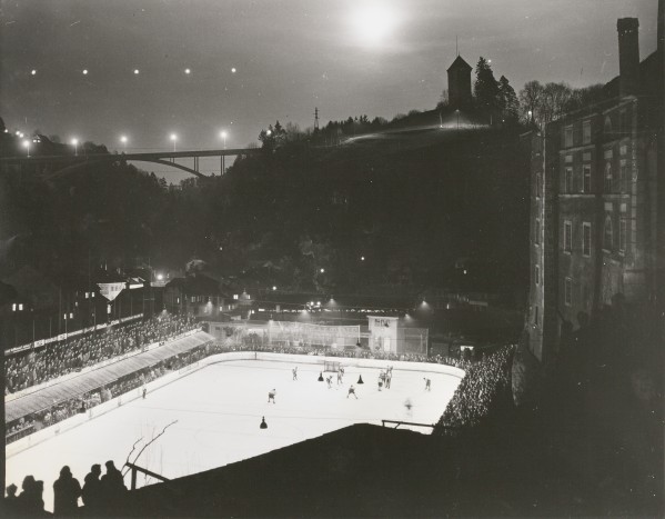 Sehenswerte Eishockey-Ausstellung in Fribourg: Von den Augustinern bis St. Leonhard