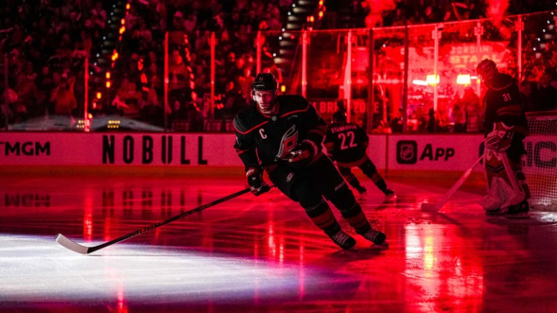 Carolina bat un record de NHL… sans jouer