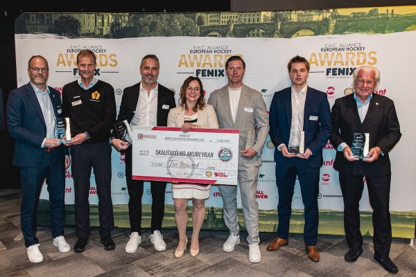 Josh Holden récompensé lors des European Hockey Awards