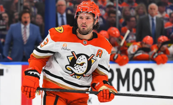 Les Blues frappent fort en acquérant Mason McTavish
