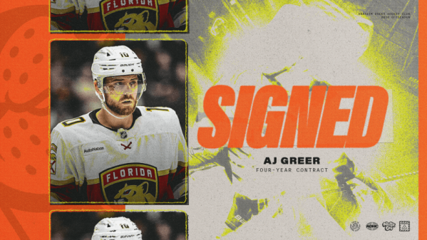 Die Anaheim Ducks verpflichten A.J. Greer für vier Jahre