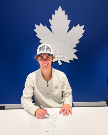 Toronto Maple Leafs unterschreiben offiziell Gavin McKenna für drei Jahre