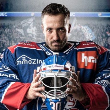 La KHL aurait souhaité attirer Šimon Hrubec dès cet été