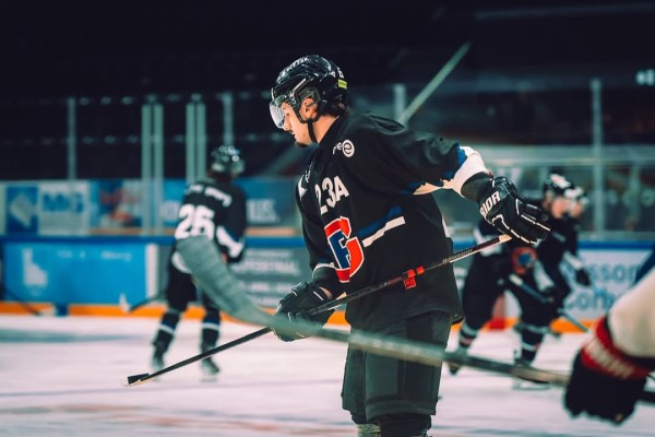 Après Fribourg, Guillaume Bede, signe un premier contrat professionnel en Roumanie
