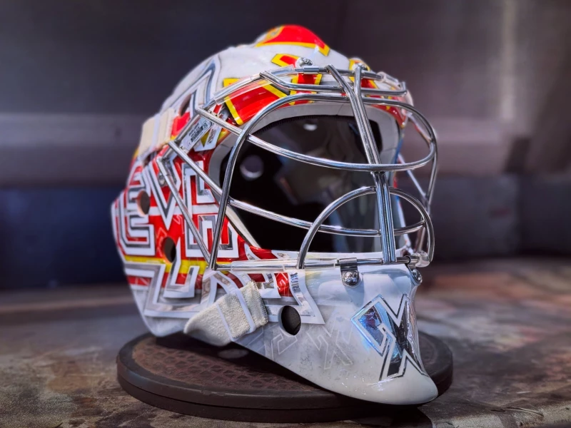 Le nouveau masque d'Harri Säteri dans les détails