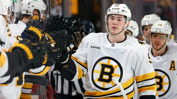 Les Bruins prolongent Fraser Minten pour sept ans