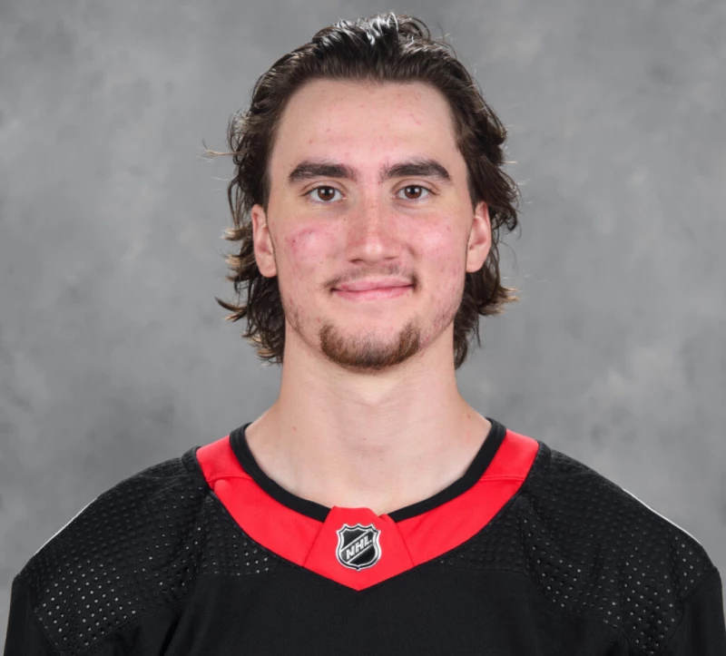 Alex Formenton s'engage pour un an avec les Oilers