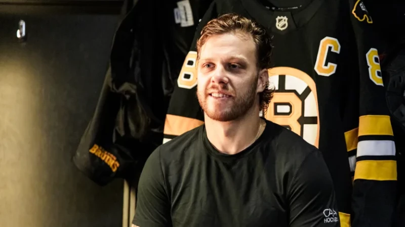 Le « C » pour David Pastrnak : l'attaquant tchèque nommé 28e capitaine des Bruins de Boston
