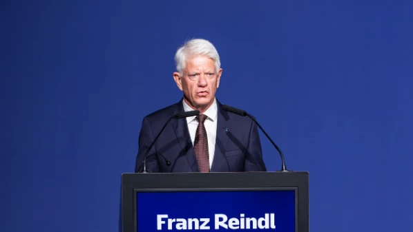 Franz Reindl élu 15e président de l'IIHF au terme d'un vote disputé face à Petr Briza