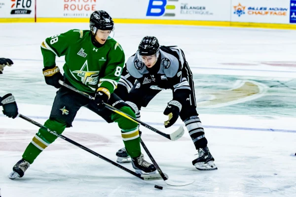 Tour du chapeau et première étoile pour Maxime Sauthier malgré le revers des Foreurs