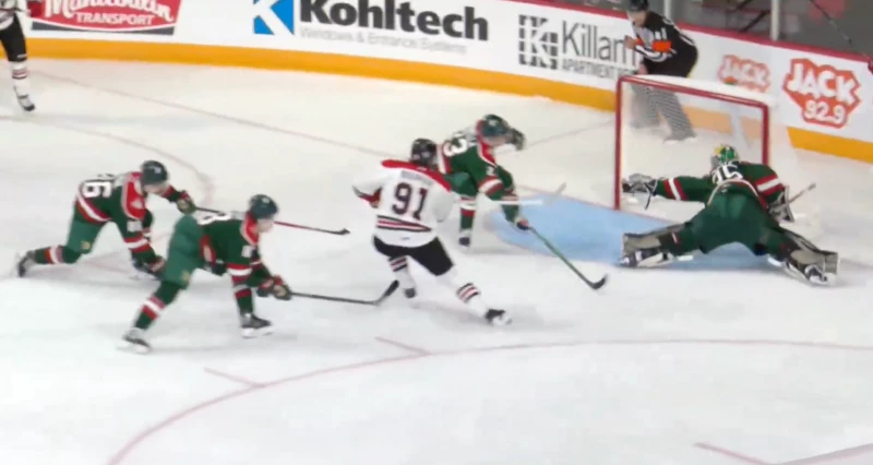 L'arrêt de l'année dans la LHJMQ ? Le vol spectaculaire de Carson Mertz en vidéo