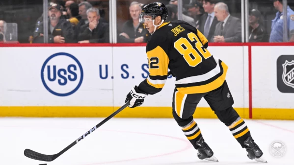 Transaction entre Buffalo et Pittsburgh : Ryan Johnson échangé contre Caleb Jones et Daniel Laatsch