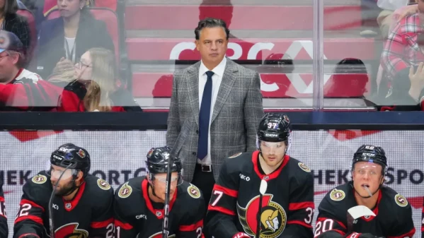 Langfristige Vertragsverlängerung für Travis Green und seinen Trainerstab in Ottawa