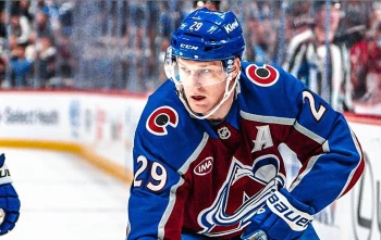 Nathan MacKinnon erreicht die Marke von 1300 Karrierepunkten