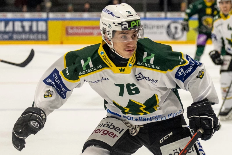 Marvin Rötheli quitte le HC Arosa pour s'engager immédiatement avec le HC Olten