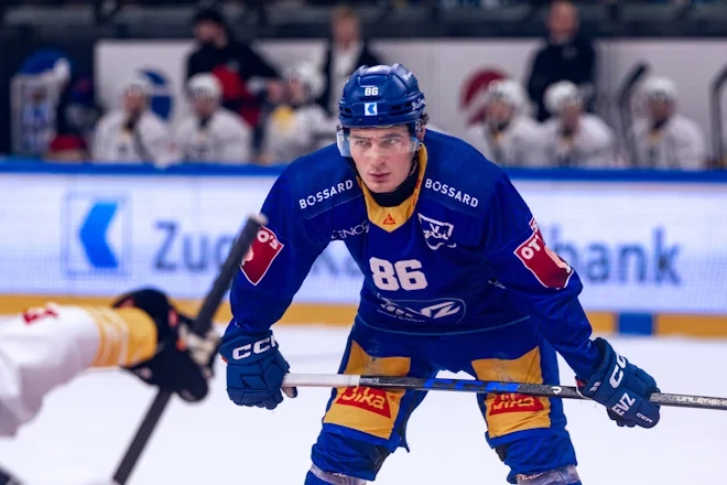 EV Zug verlängert mit Jungtalent Robin Antenen bis 2029